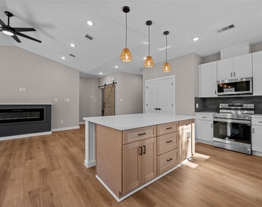 28407 Champion Oaks Drive - Photo Thumbnail 14