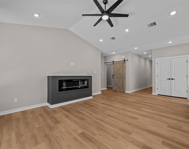 28407 Champion Oaks Drive - Photo Thumbnail 8