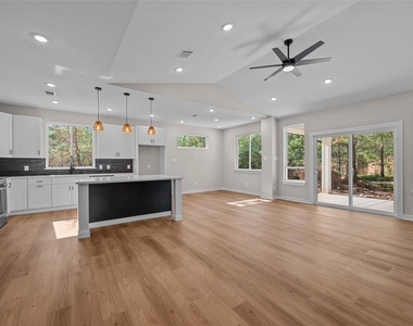 28407 Champion Oaks Drive - Photo Thumbnail 10