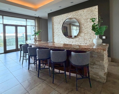1400 Mckinney Street - Photo Thumbnail 3