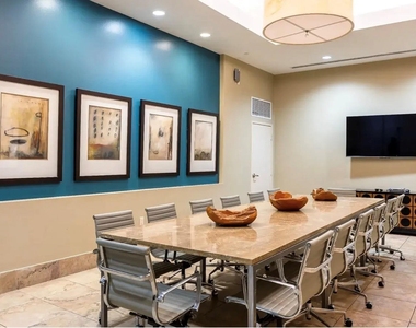 1400 Mckinney Street - Photo Thumbnail 2