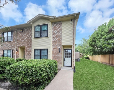 6710 Biggs Court - Photo Thumbnail 5