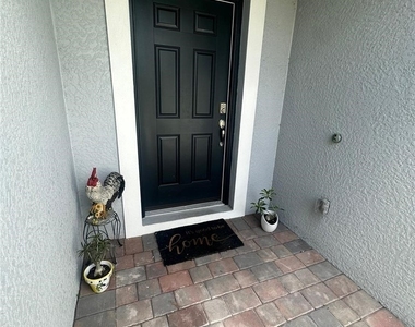 4115 14th Avenue Ne - Photo Thumbnail 3