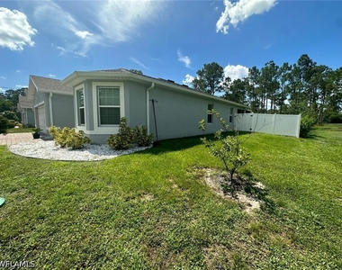 4115 14th Avenue Ne - Photo Thumbnail 1