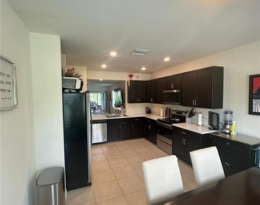 4115 14th Avenue Ne - Photo Thumbnail 37