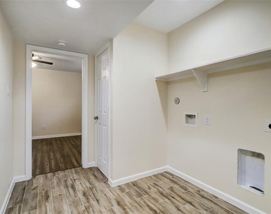 6212 Alderson - Photo Thumbnail 9