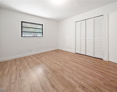 5078 Amber Lane - Photo Thumbnail 4
