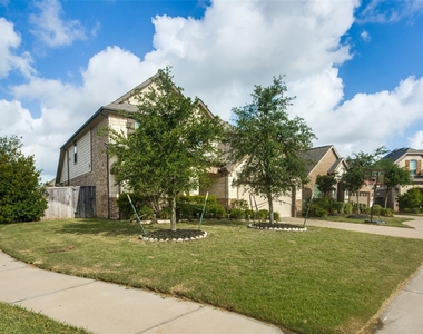 4810 Addison Forest Trail - Photo Thumbnail 2