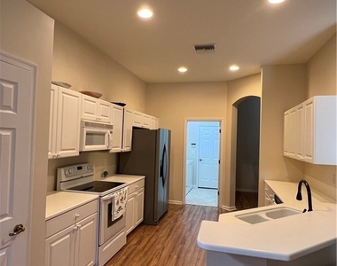7896 Founders Circle - Photo Thumbnail 4