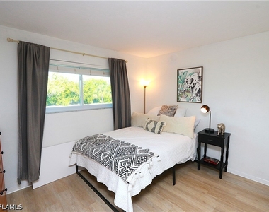 1004 Manatee Road - Photo Thumbnail 11