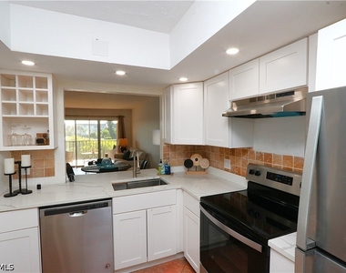 1004 Manatee Road - Photo Thumbnail 2