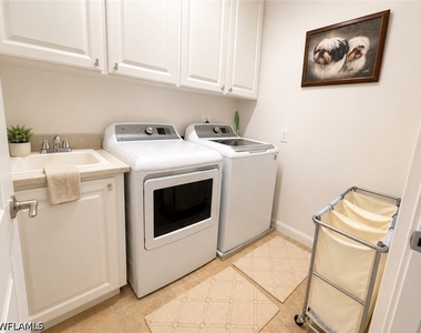 8357 Rimini Way - Photo Thumbnail 11