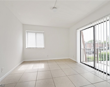 2173 White Pine Circle - Photo Thumbnail 5