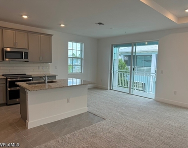 26351 Coco Cay Circle - Photo Thumbnail 9
