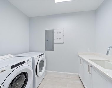 1115 Central Avenue - Photo Thumbnail 11