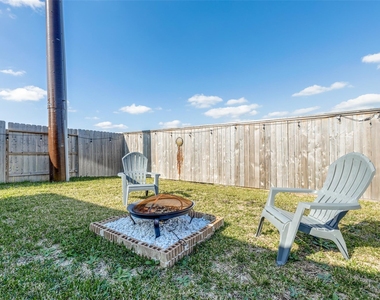 949 Gentle Moss Drive - Photo Thumbnail 17