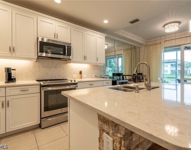 6954 Avalon Circle - Photo Thumbnail 15