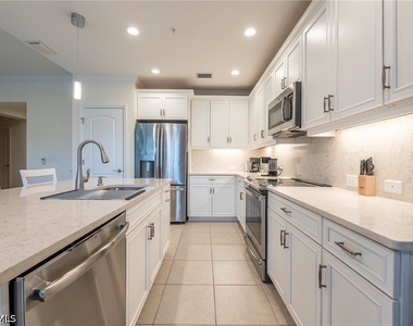 6954 Avalon Circle - Photo Thumbnail 19