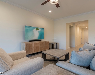 6954 Avalon Circle - Photo Thumbnail 5