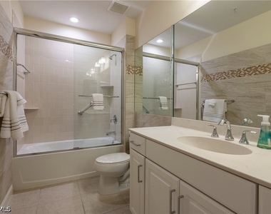 6954 Avalon Circle - Photo Thumbnail 8