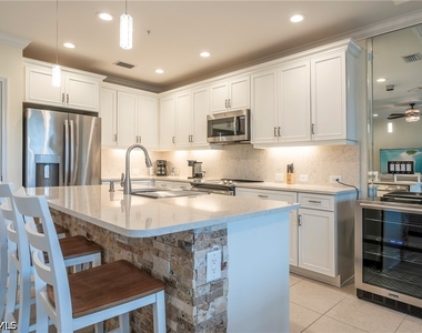 6954 Avalon Circle - Photo Thumbnail 20