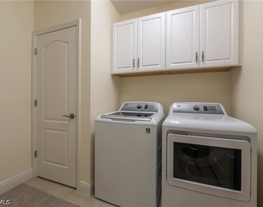 6954 Avalon Circle - Photo Thumbnail 10