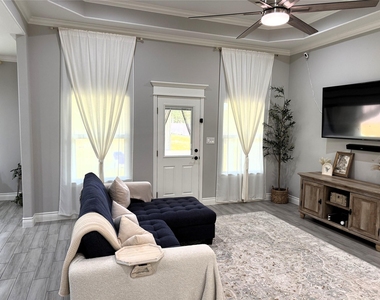162 County Road 2221 - Photo Thumbnail 7