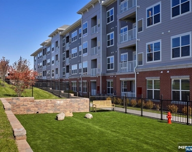 100 Eisenhower - Photo Thumbnail 26