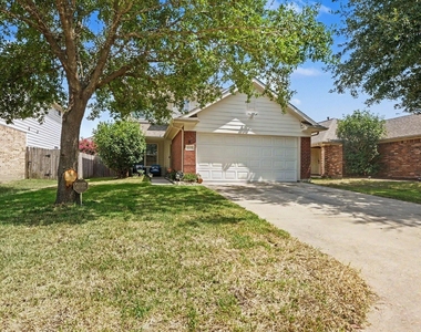 9039 Serena Lane - Photo Thumbnail 3
