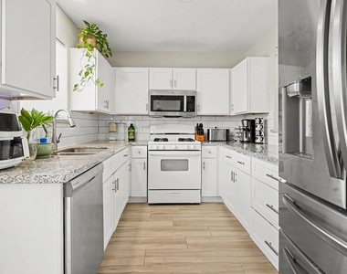 9039 Serena Lane - Photo Thumbnail 11