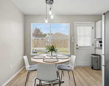 9039 Serena Lane - Photo Thumbnail 9