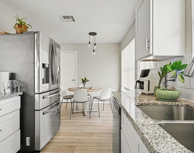 9039 Serena Lane - Photo Thumbnail 10