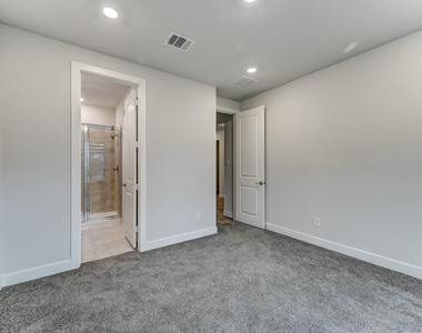 9522 Rialto Creek Drive - Photo Thumbnail 23