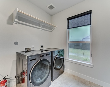 9522 Rialto Creek Drive - Photo Thumbnail 42