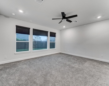 9522 Rialto Creek Drive - Photo Thumbnail 15
