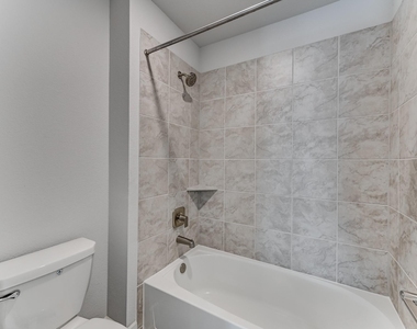 9522 Rialto Creek Drive - Photo Thumbnail 37