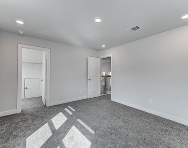 9522 Rialto Creek Drive - Photo Thumbnail 40