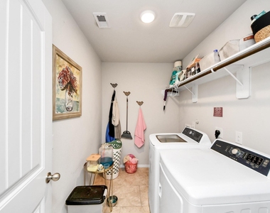 3030 Dripping Springs Court - Photo Thumbnail 6