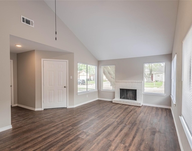 7522 Pepperbrook Drive - Photo Thumbnail 4