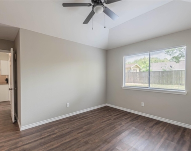 7522 Pepperbrook Drive - Photo Thumbnail 7