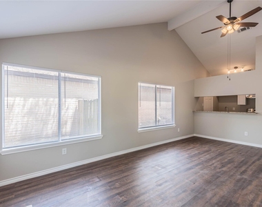 7522 Pepperbrook Drive - Photo Thumbnail 2