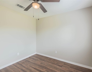 7522 Pepperbrook Drive - Photo Thumbnail 12
