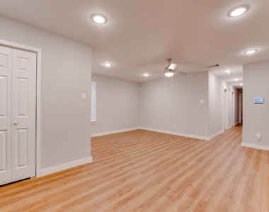 2702 Reid Street - Photo Thumbnail 14