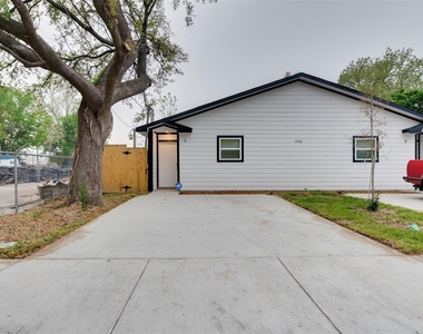 2702 Reid Street - Photo Thumbnail 1