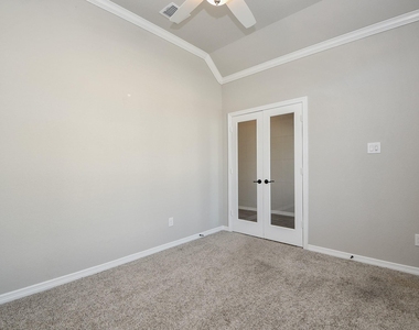 18331 Pedernales Springs Drive - Photo Thumbnail 11