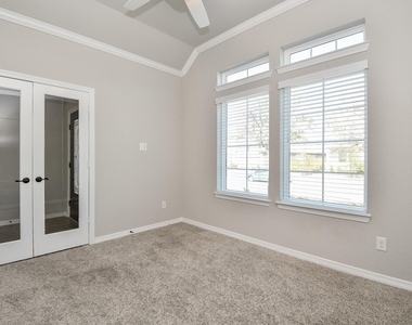 18331 Pedernales Springs Drive - Photo Thumbnail 10