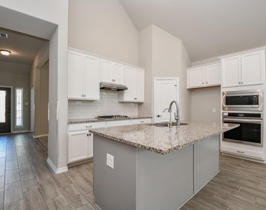18331 Pedernales Springs Drive - Photo Thumbnail 6