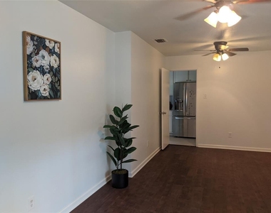 13114 Gina Street - Photo Thumbnail 8