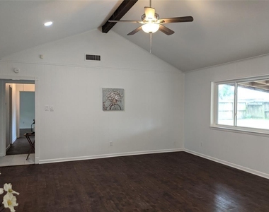 13114 Gina Street - Photo Thumbnail 4
