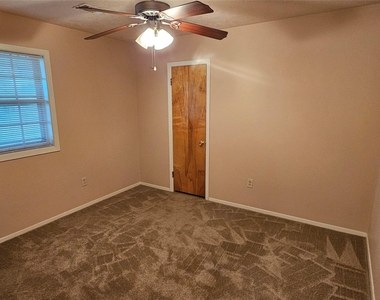 4218 Ember Lane - Photo Thumbnail 12